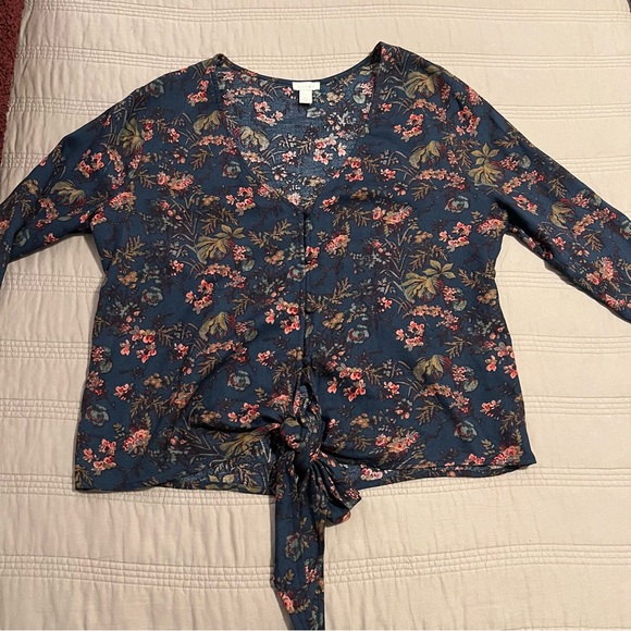 Hinge Floral Tie-Front Blouse in Navy and Pink - Picture 6 of 6